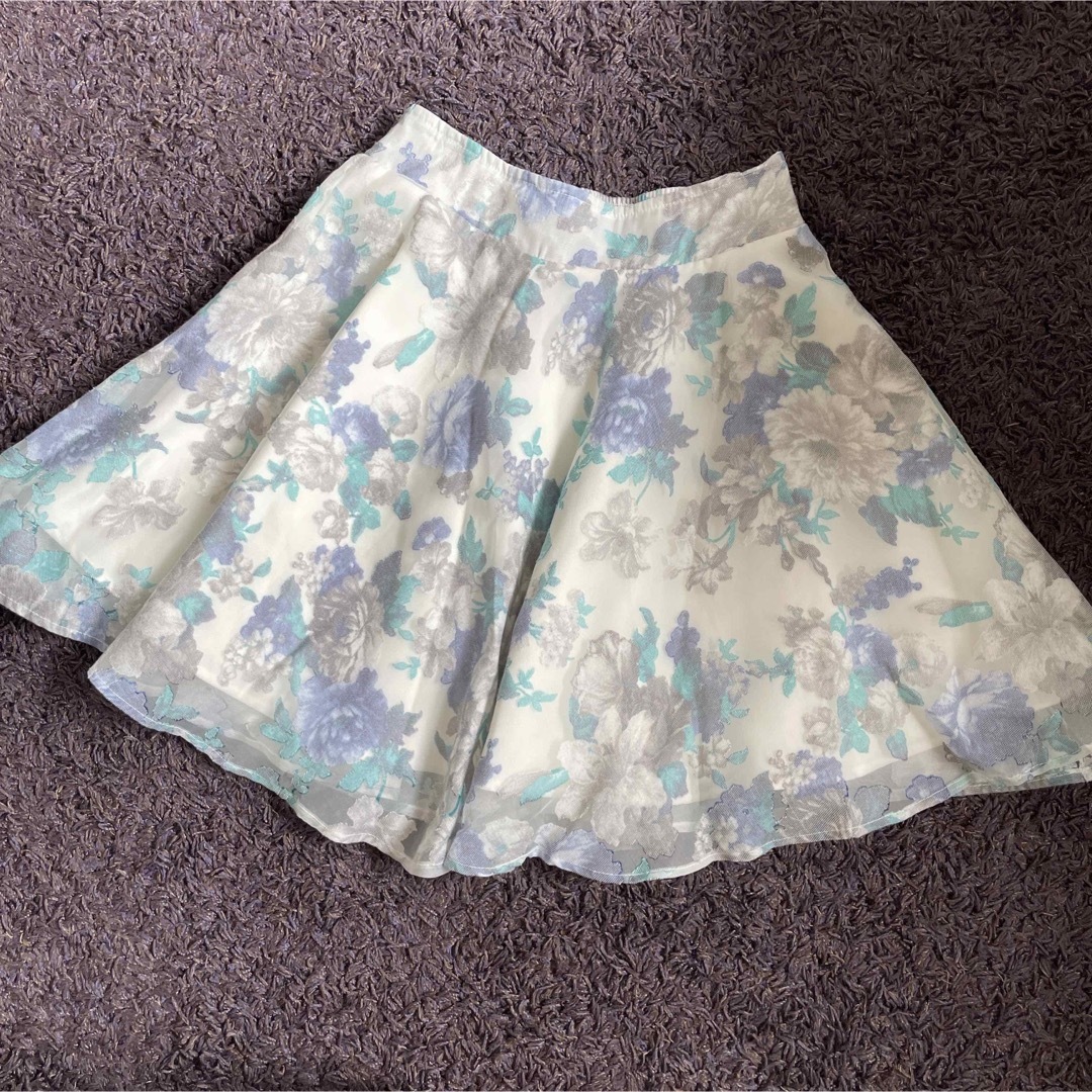 allamanda(アラマンダ)のAllamanda 透かし薔薇柄スカート レディースのスカート(ミニスカート)の商品写真