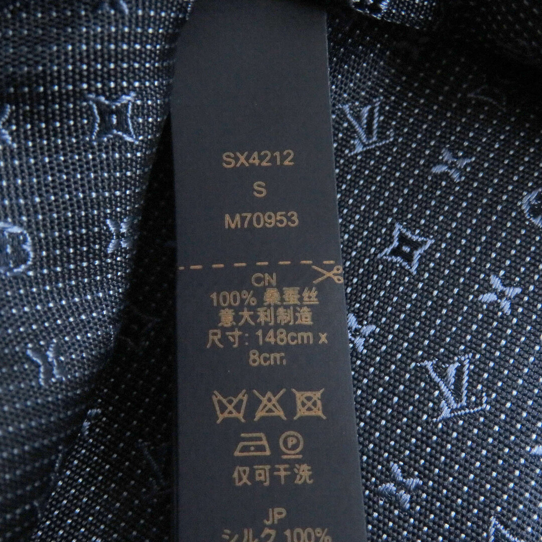 LOUIS VUITTON(ルイヴィトン)の未使用品□LOUIS VUITTON ルイヴィトン 2022年製 M70953 モノグラム クラシック シルク100% ネクタイ マリーヌ 8CM 箱付き イタリア製 正規品 メンズ 定価35,200円 メンズのファッション小物(ネクタイ)の商品写真