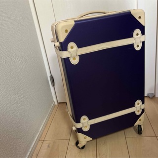 スーツケース紫