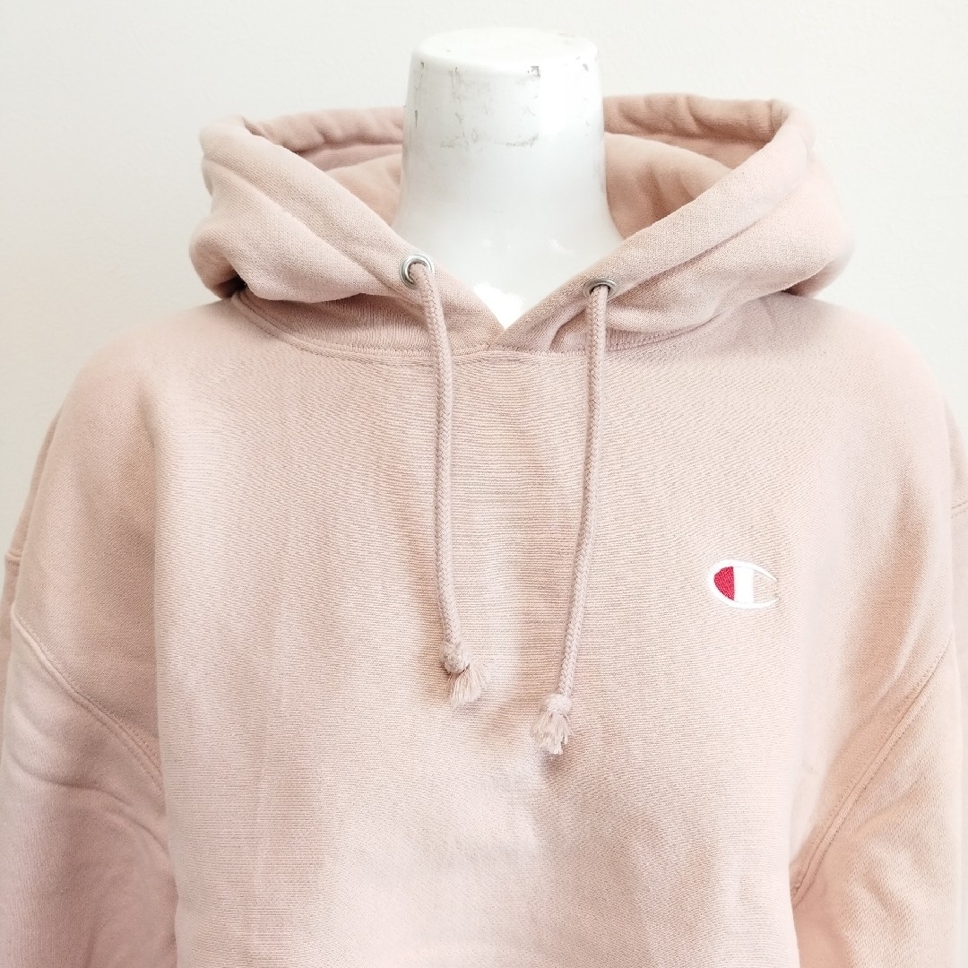 Champion(チャンピオン)のChampion　ショート丈　裏起毛パーカー　2XL レディースのトップス(トレーナー/スウェット)の商品写真