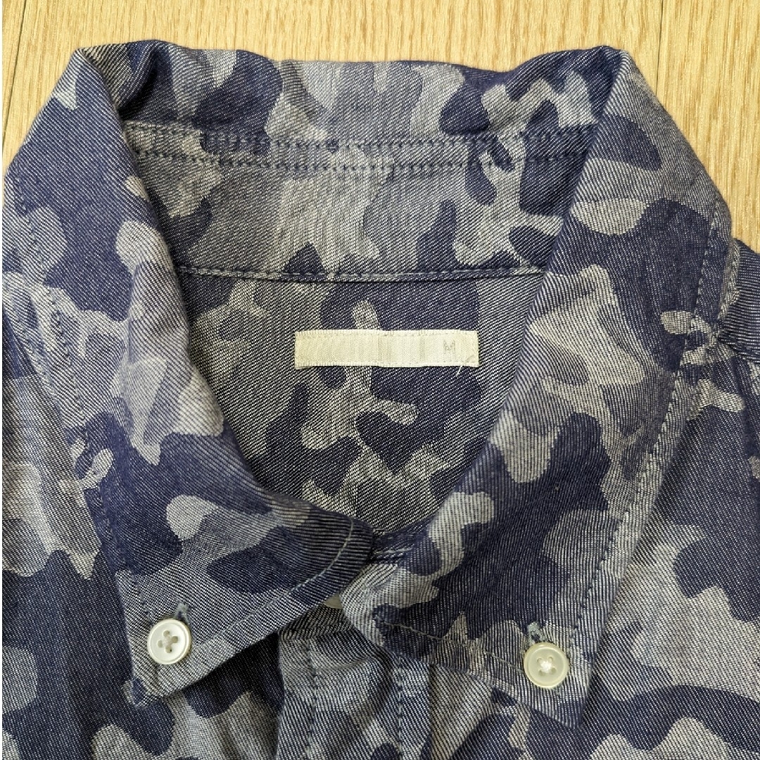 GU(ジーユー)のGU　シャツ　迷彩　ネイビー メンズのトップス(シャツ)の商品写真