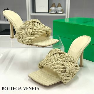 ボッテガヴェネタ(Bottega Veneta)の9477 未使用 ボッテガヴェネタ リド ラフィア イントレチャート サンダル(サンダル)