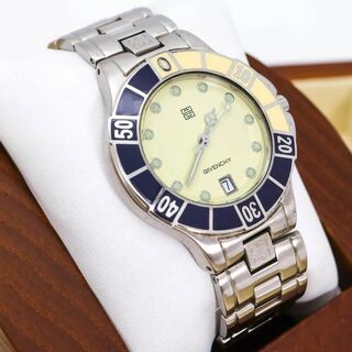 ◆希少 稼働 GIVENCHY 腕時計 デイト 4Gロゴ 新品電池 メンズ s