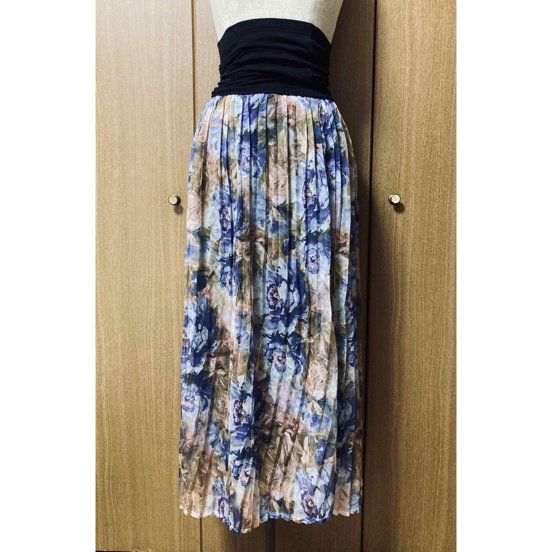 フラワー　プリーツ　シアー　ロングスカート　裏地付 レディースのスカート(ロングスカート)の商品写真