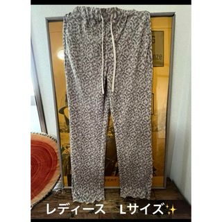 素敵！ピンクベージュ　花柄　ウエストゴム　レディース　パンツ　Lサイズ(その他)