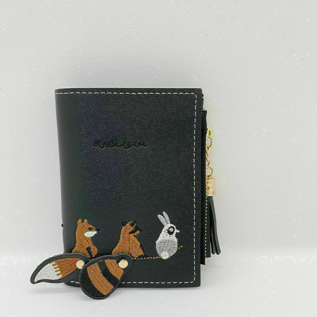 ♡ 匿名配送 かわいい 刺繍 二つ折り財布 ブラック タッセル 軽量 財布 レディースのファッション小物(財布)の商品写真