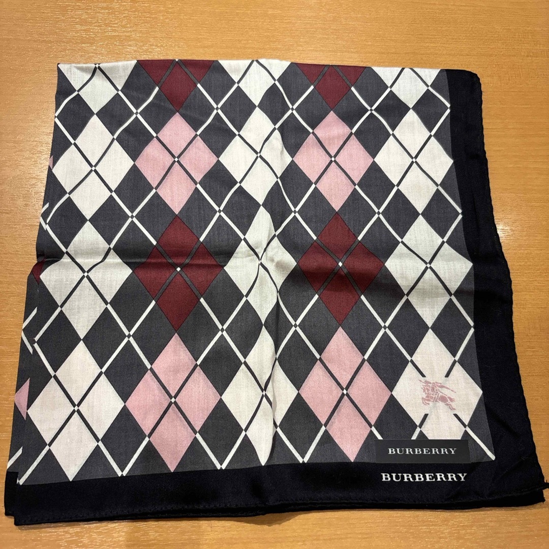 BURBERRY(バーバリー)のバーバリーハンカチアーガイル レディースのファッション小物(ハンカチ)の商品写真