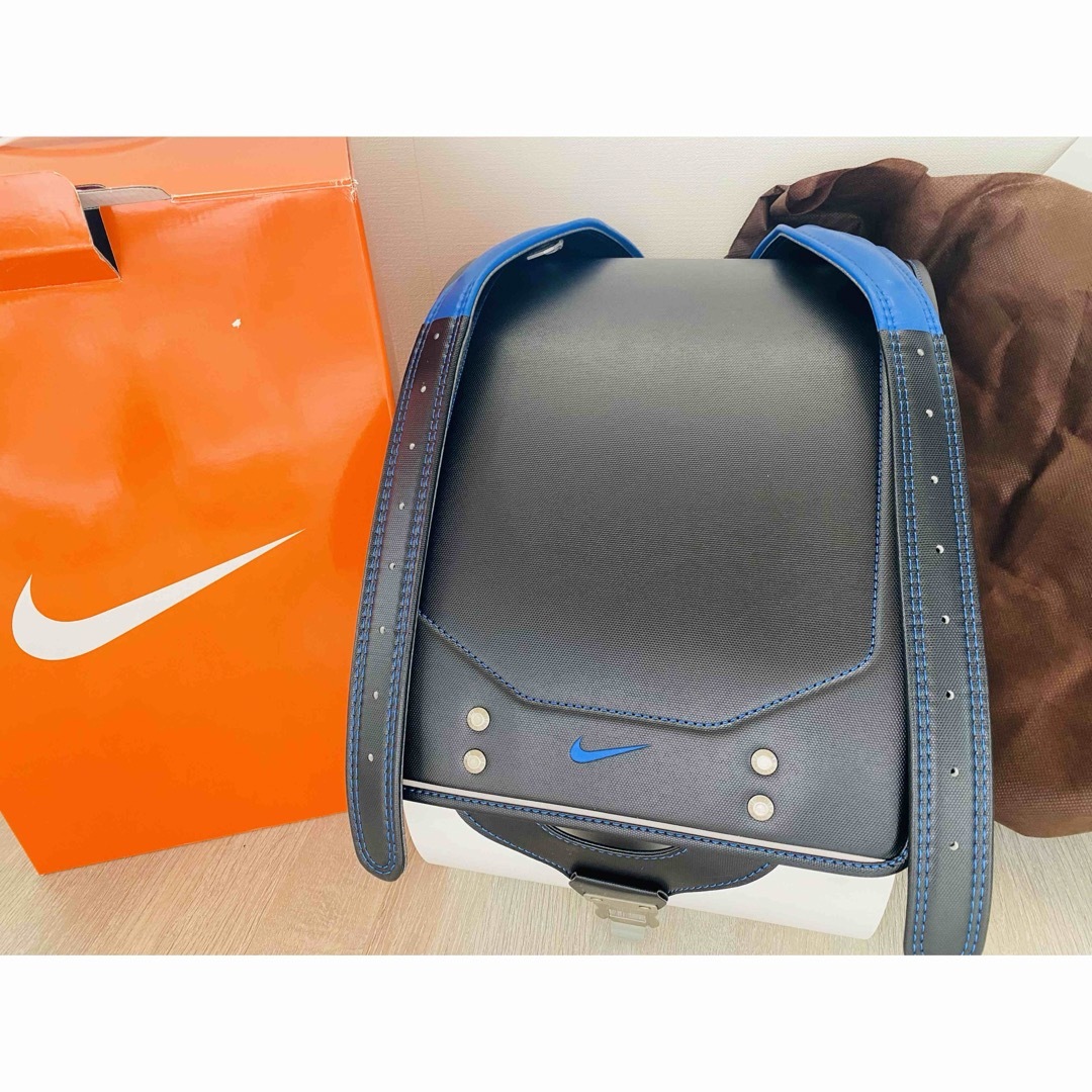 NIKE(ナイキ)の▪️82500円▪️未使用品　NIKE ランドセル　2021年版　青　ブラック キッズ/ベビー/マタニティのこども用バッグ(ランドセル)の商品写真