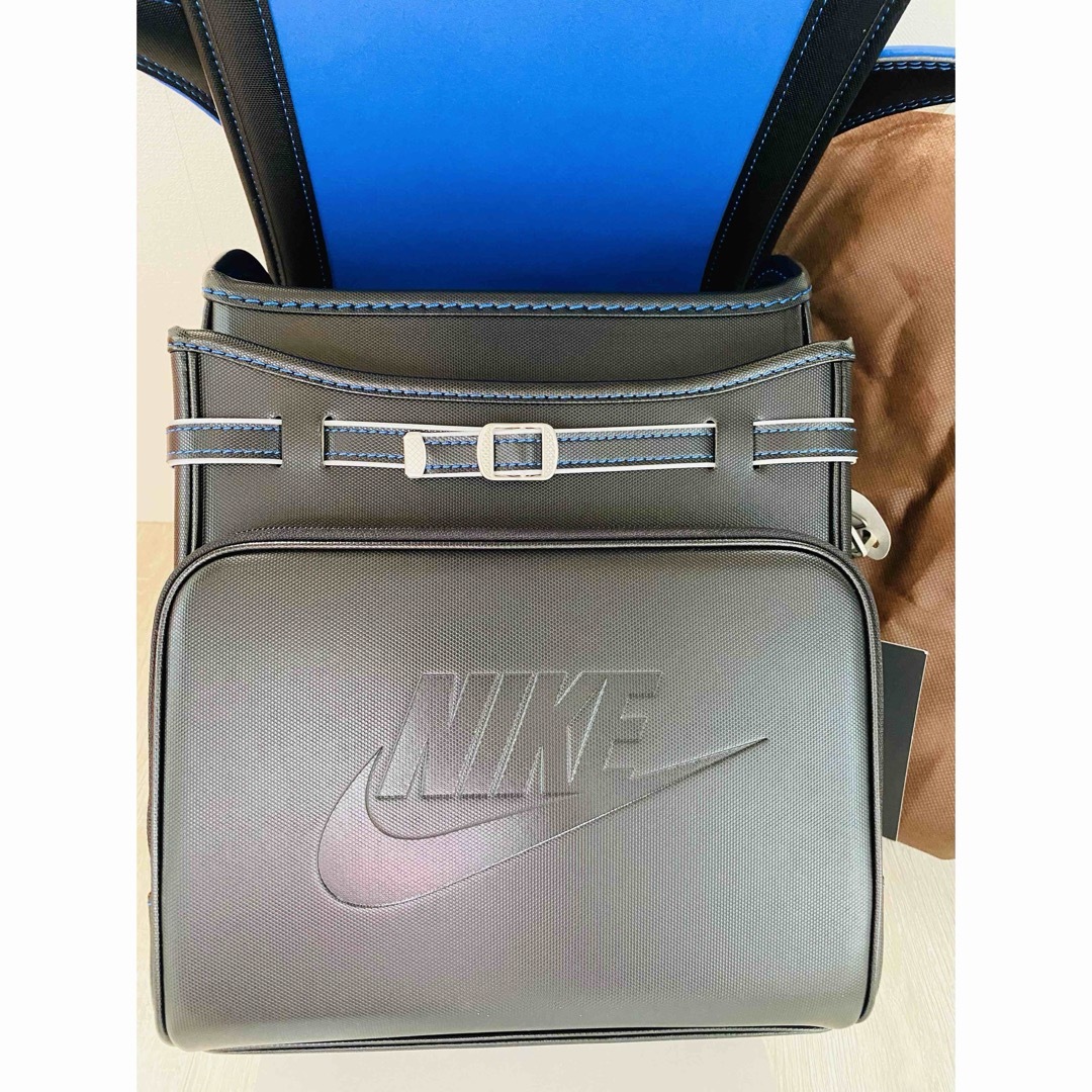 NIKE(ナイキ)の▪️82500円▪️未使用品　NIKE ランドセル　2021年版　青　ブラック キッズ/ベビー/マタニティのこども用バッグ(ランドセル)の商品写真