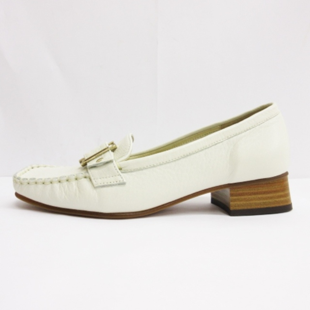 DIANA(ダイアナ)のダイアナ ローファー ローヒール スムースレザー アイボリー 21.5cm レディースの靴/シューズ(ローファー/革靴)の商品写真