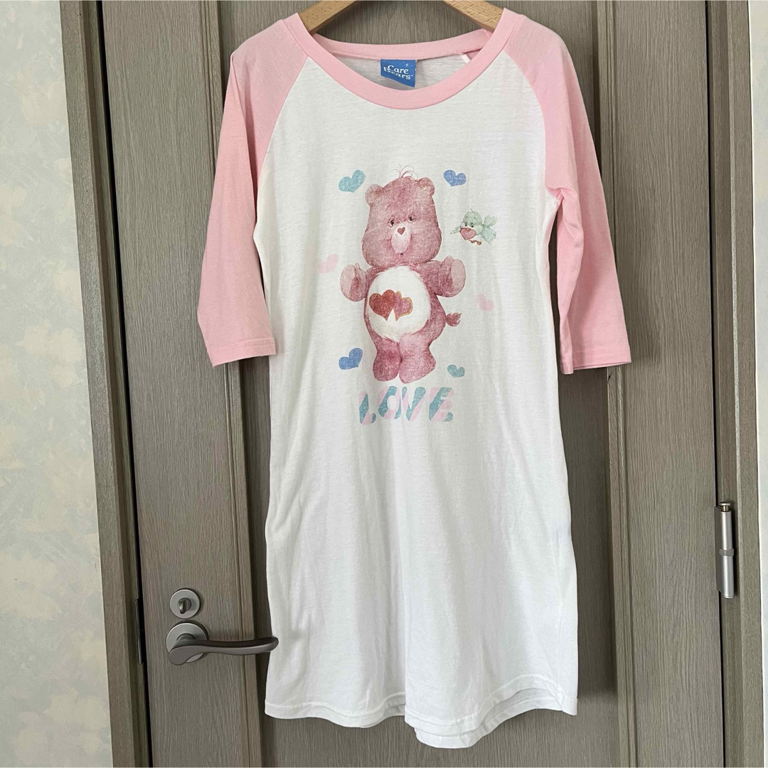 CareBears(ケアベア)の【Care Bears】Tシャツ ロング ラグランT シャツ ラブアロットベア  エンタメ/ホビーのおもちゃ/ぬいぐるみ(キャラクターグッズ)の商品写真