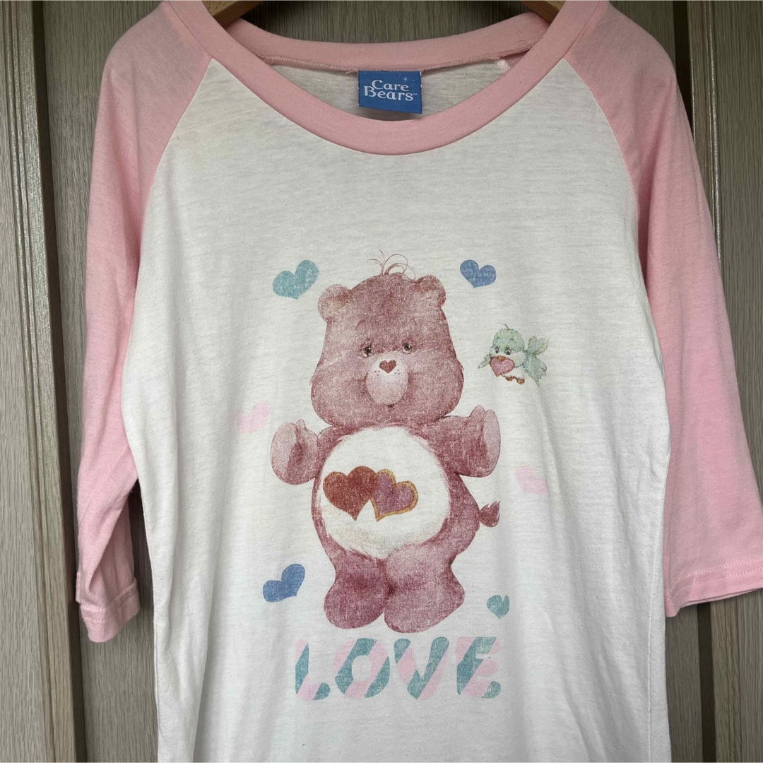 CareBears(ケアベア)の【Care Bears】Tシャツ ロング ラグランT シャツ ラブアロットベア  エンタメ/ホビーのおもちゃ/ぬいぐるみ(キャラクターグッズ)の商品写真