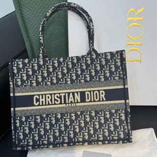 クリスチャンディオール(Christian Dior)のクリスチャン・ディオールBook Tote バッグ ミディアム(トートバッグ)