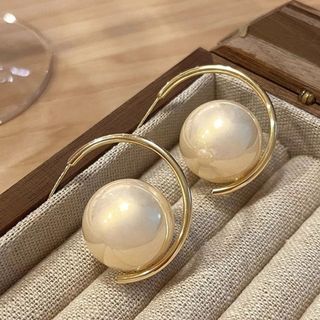 【可愛い】オシャレ　パール　ピアス　アクセサリー　真珠　韓国　ゴールド(ピアス)