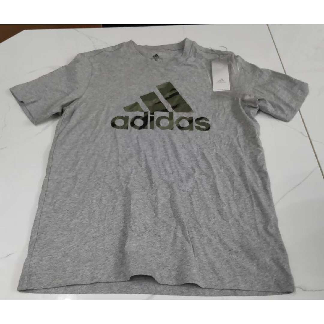 adidas(アディダス)のTシャツ　半袖　adidas　メンズ メンズのトップス(Tシャツ/カットソー(半袖/袖なし))の商品写真