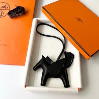 Hermes - 新品 エルメス ペガサス チャーム ソーブラック PM