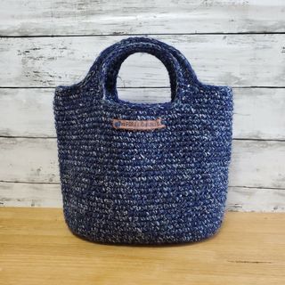 ハンドメイド 手編みの麻紐マルシェバッグ ネイビー かごバッグ(バッグ)