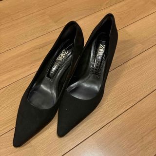 ザラ(ZARA)のZARA黒パンプス(ローファー/革靴)