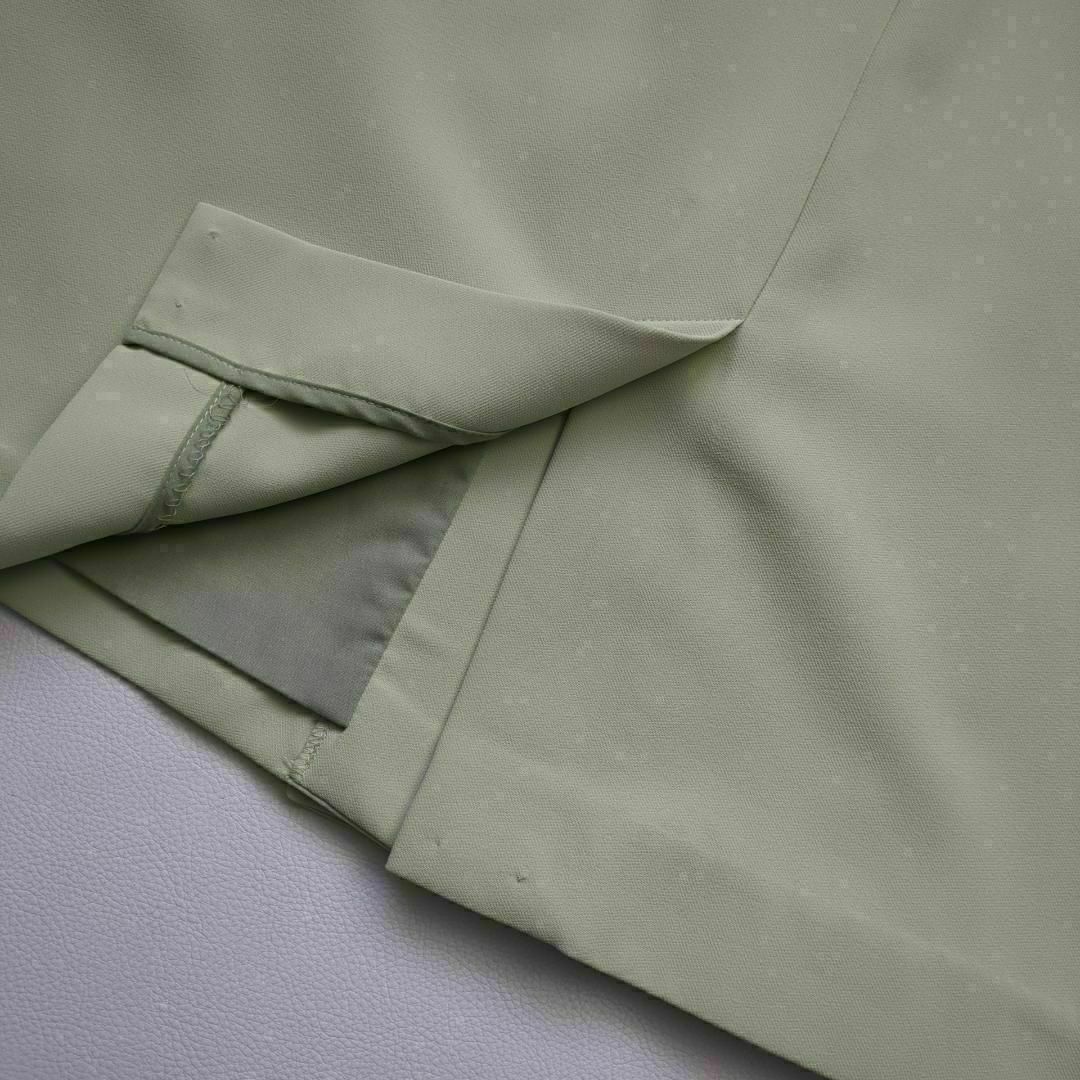 OPAQUE.CLIP(オペークドットクリップ)のオペークドットクリップ　ダブル　テーラードジャケット　薄緑　38　羽織　アウター レディースのジャケット/アウター(テーラードジャケット)の商品写真