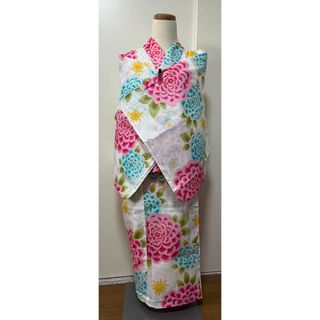 新品.呉服屋購入.一生物】  浴衣　ゆかた　正統派　儚い牡丹柄　綿　洗濯可(浴衣)