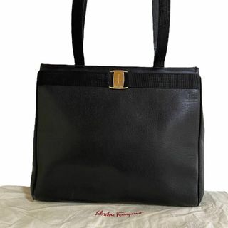 フェラガモ(Ferragamo)の美品　フェラガモ　ヴァラリボン　トートバッグ　リザード型押レザー　A4 大容量(トートバッグ)