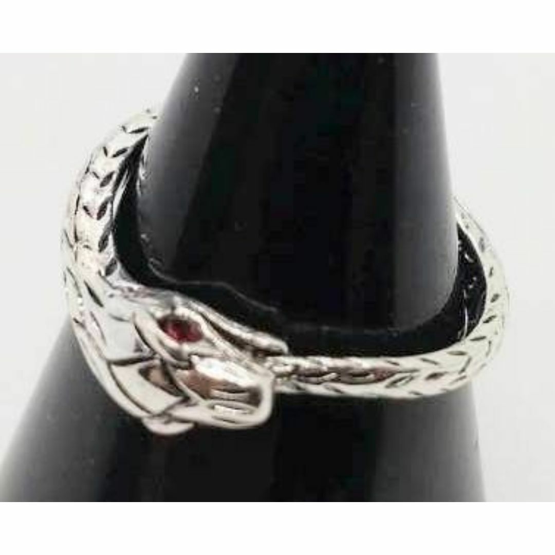 【２１号】レッドアイスネーク　リング　指輪　蛇　ヘビ　ロック　パンク　ストリート メンズのアクセサリー(リング(指輪))の商品写真