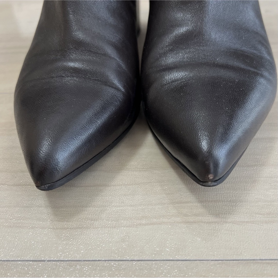 FABIO RUSCONI(ファビオルスコーニ)のファビオルスコーニ ショートブーツ ポインテッドトゥ ブラウン 太ヒール レディースの靴/シューズ(ブーツ)の商品写真