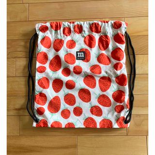 マリメッコ(marimekko)の美品　マリメッコ marimekko  ナップサックジム巾着収納　いちご柄(リュック/バックパック)