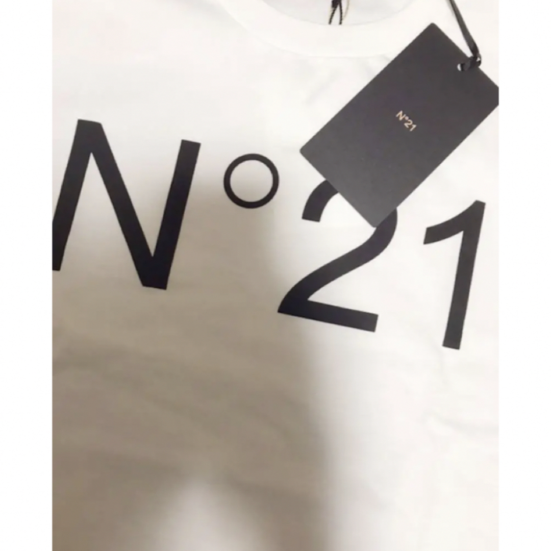 N°21(ヌメロヴェントゥーノ)のN°21 ヌメロヴェントゥーノ　ロゴ　Tシャツ 14Y ホワイト　新品未使用 レディースのトップス(Tシャツ(半袖/袖なし))の商品写真