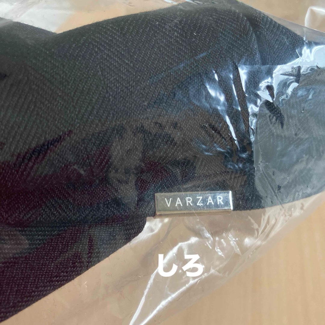 VARZAR 472　公式品バザール　指原莉乃着用品　バザルキャスケット レディースの帽子(キャスケット)の商品写真