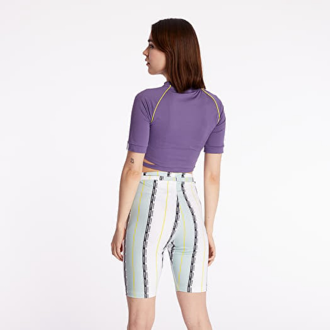 adidas(アディダス)のadidasアディダス オリジナルスショート丈クロップドTシャツ メンズのトップス(Tシャツ/カットソー(七分/長袖))の商品写真