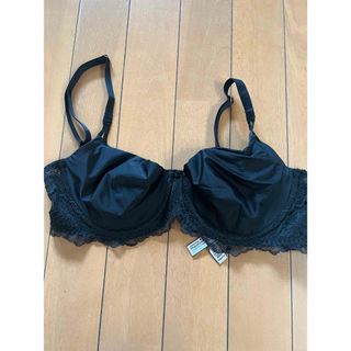 ヴィクトリアズシークレット(Victoria's Secret)のVictoria’s Secret ノンパテブラジャーE70(ブラ)