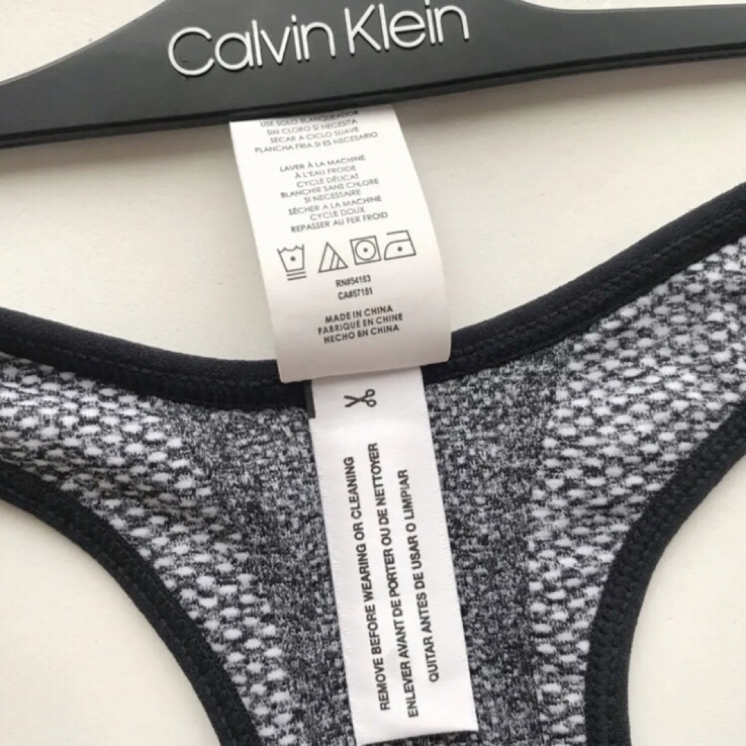 Calvin Klein(カルバンクライン)のレア 新品 USA カルバンクライン パフォーマンス ブラ グレー S 下着 レディースの下着/アンダーウェア(ブラ)の商品写真