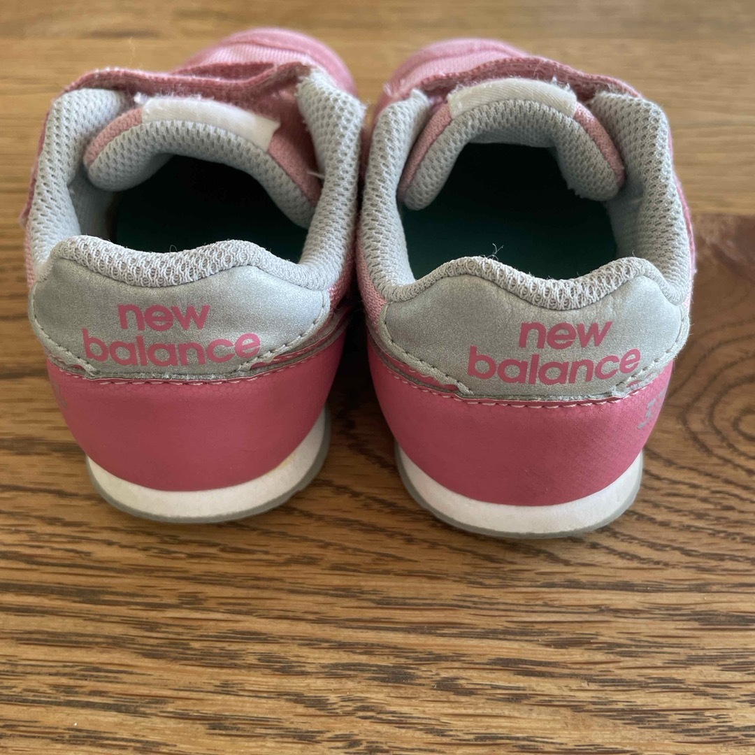 New Balance(ニューバランス)のニューバランス　13.5 ピンク　シルバー キッズ/ベビー/マタニティのベビー靴/シューズ(~14cm)(スニーカー)の商品写真