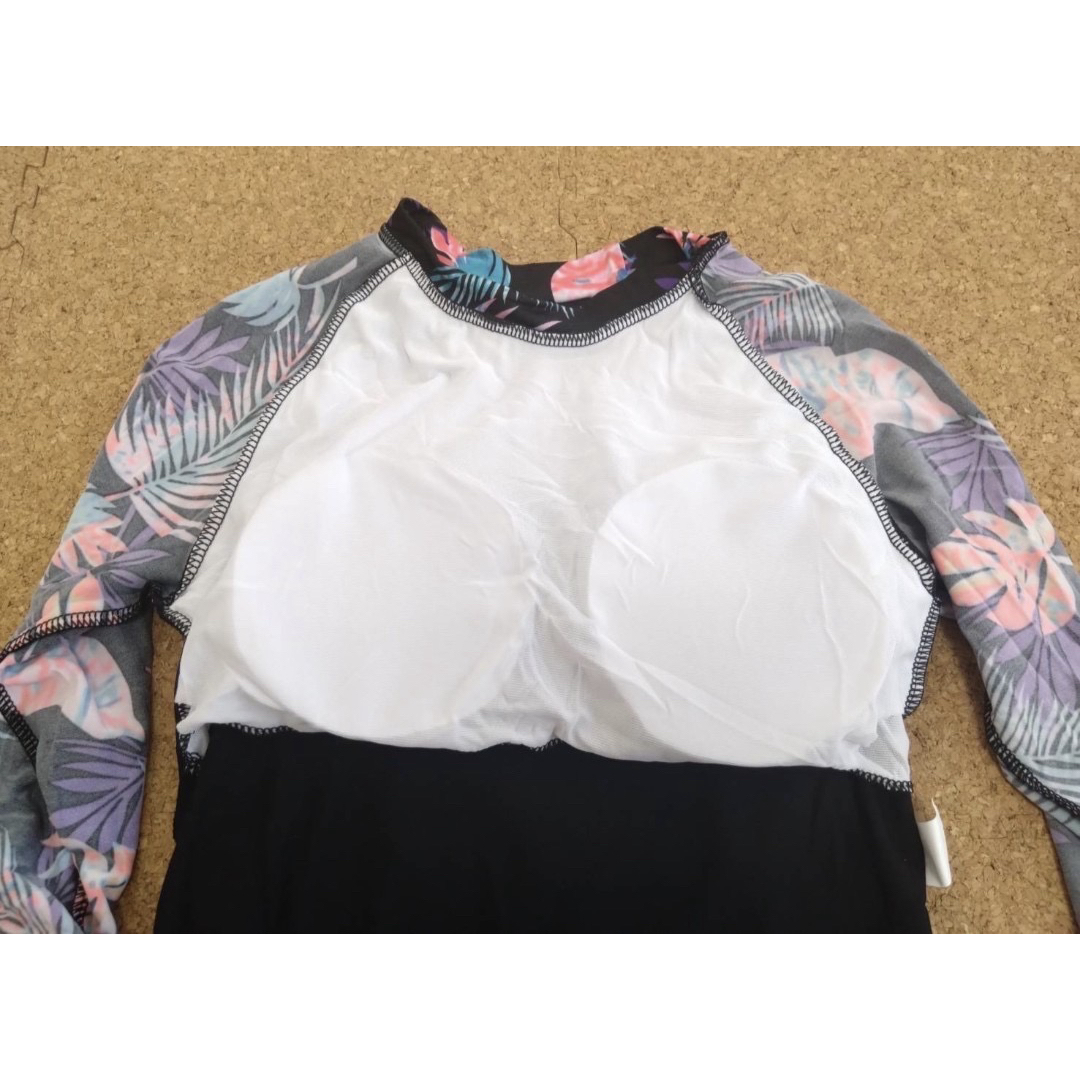 ボタニカル ラッシュガード 水着 上下セット ブラック 日焼け対策 長袖 プール レディースの水着/浴衣(水着)の商品写真