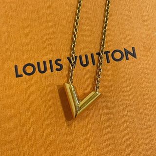 ルイヴィトン(LOUIS VUITTON)のLOUIS VUITTON ネックレス エセンシャル V イエローゴールド M61083【中古】12405K269(ネックレス)