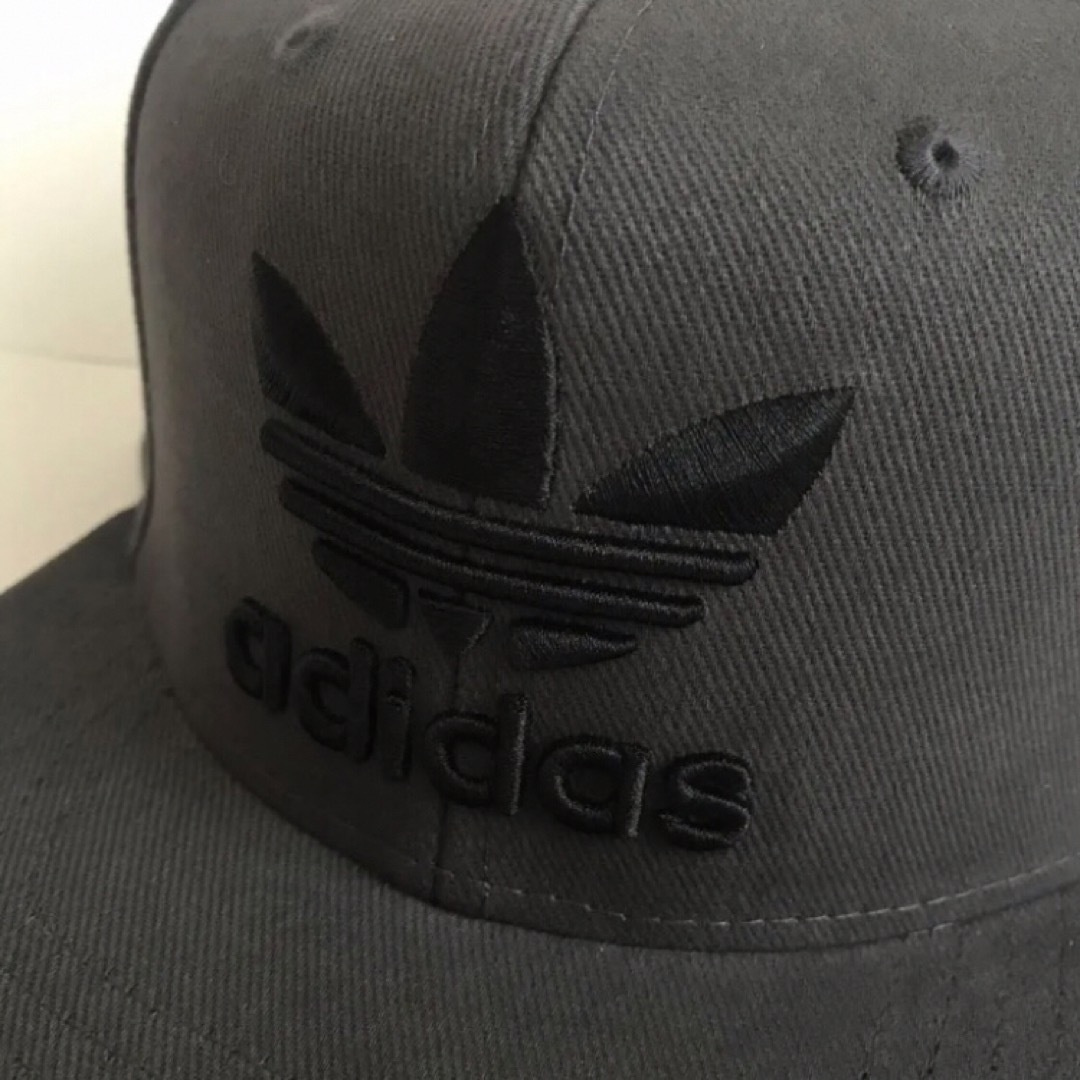 adidas(アディダス)の極レア【新品】adidas アディダス キャップ USA 帽子 グレー メンズの帽子(キャップ)の商品写真