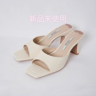 ハーリップトゥ(Her lip to)の【新品未使用Herlipto】Square-Toe Mules ecru/38(ミュール)