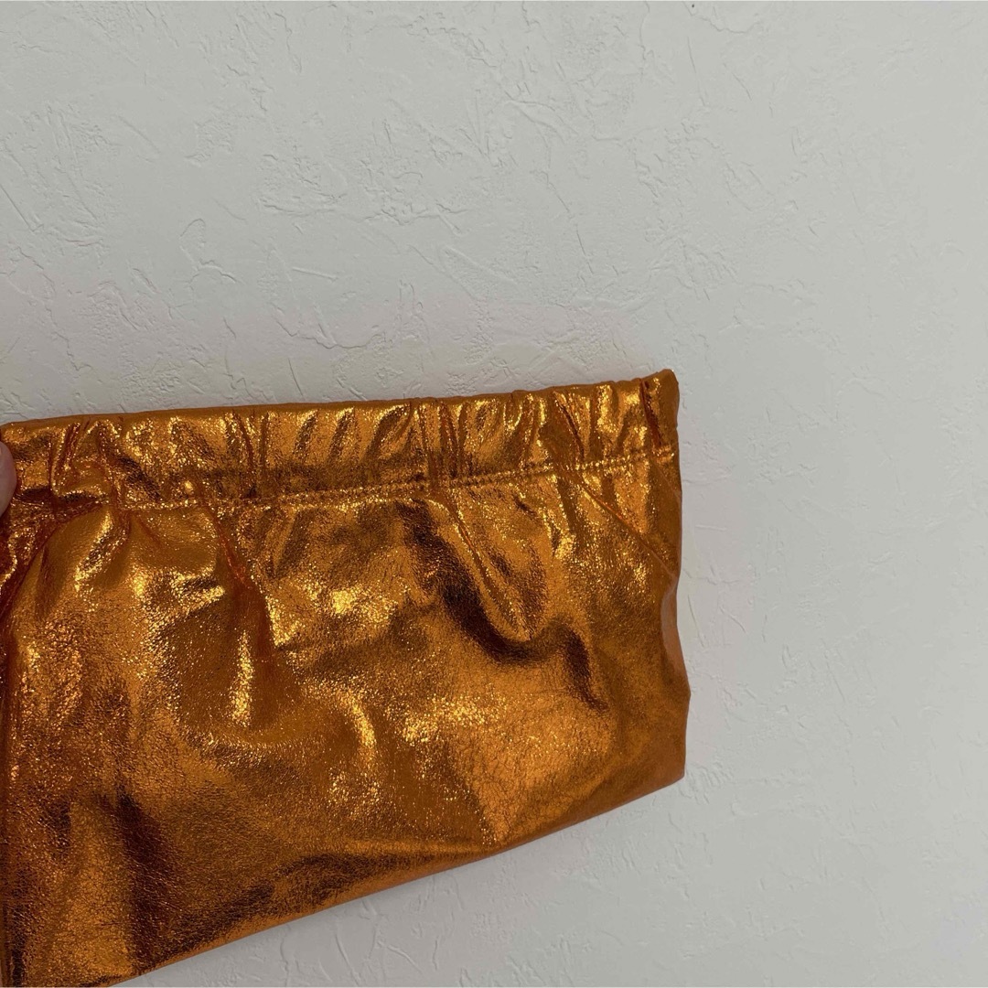 ZARA(ザラ)のZARA メタリック オレンジ バッグ レディースのバッグ(ショルダーバッグ)の商品写真