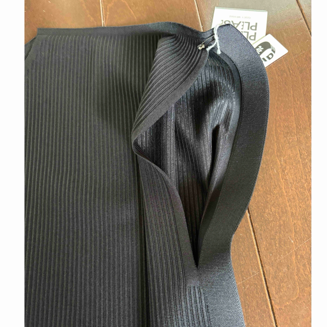 PLEATS PLEASE ISSEY MIYAKE - プリーツプリーズA-POC FORM PLEATS PLEASE ISSEY MIYAKE - プリーツプリーズA-POC FORM
