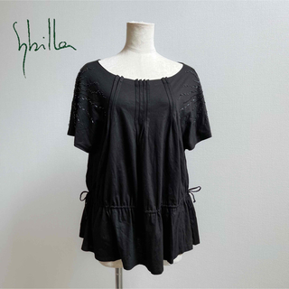 シビラ(Sybilla)のsybilla シビラ　ビーズ刺繍　Tシャツ　カットソー　黒(Tシャツ(半袖/袖なし))