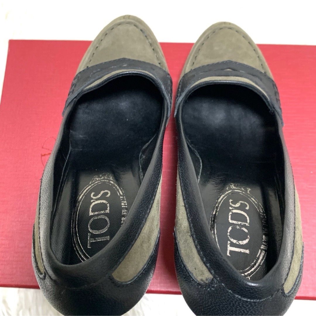 TOD'S(トッズ)の極美品 TOD'S ハイヒール パンプス ドライビングシューズ カーキ スエード レディースの靴/シューズ(ハイヒール/パンプス)の商品写真