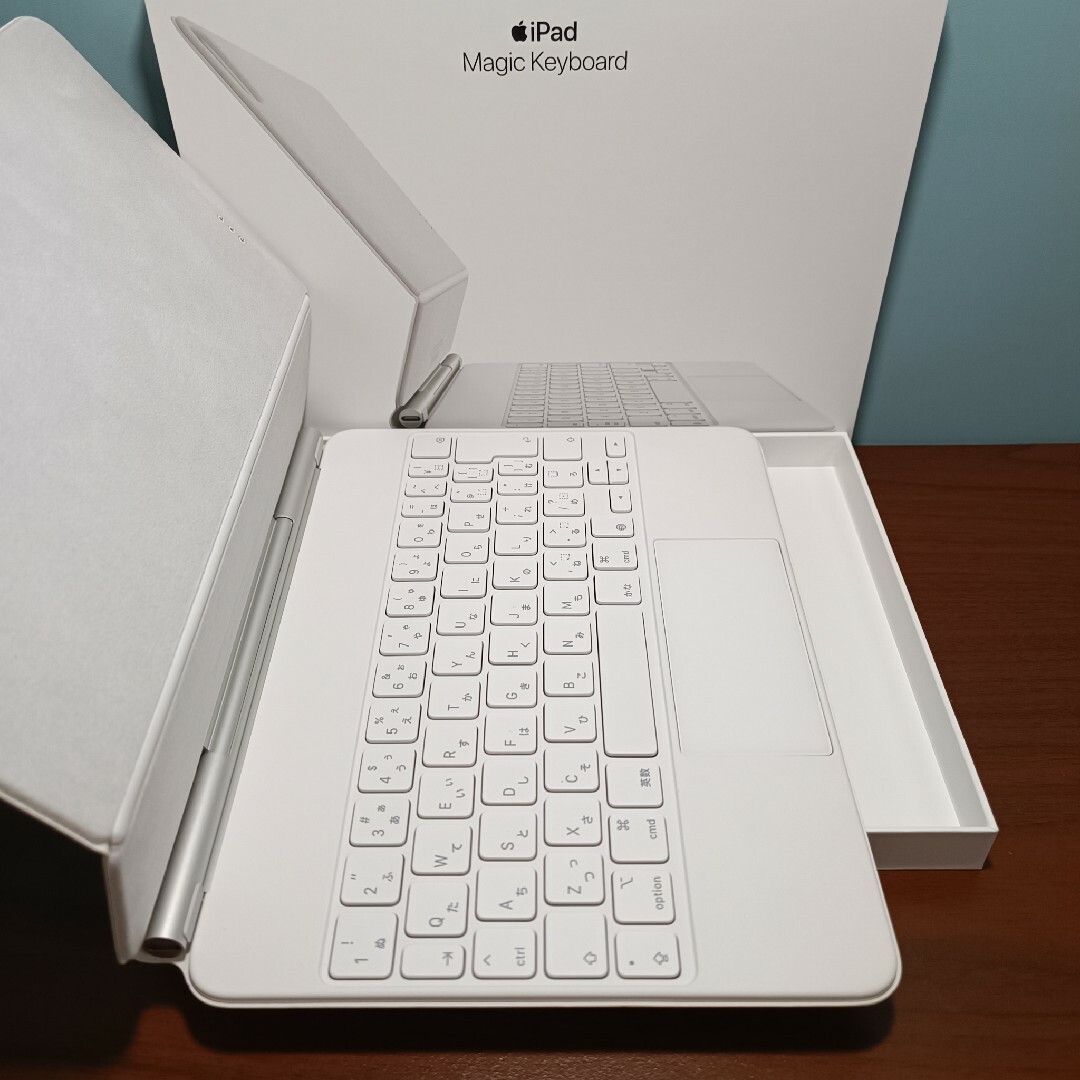 Apple(アップル)の(美品) iPad Magic Keyboard Pro11、Air スマホ/家電/カメラのPC/タブレット(タブレット)の商品写真