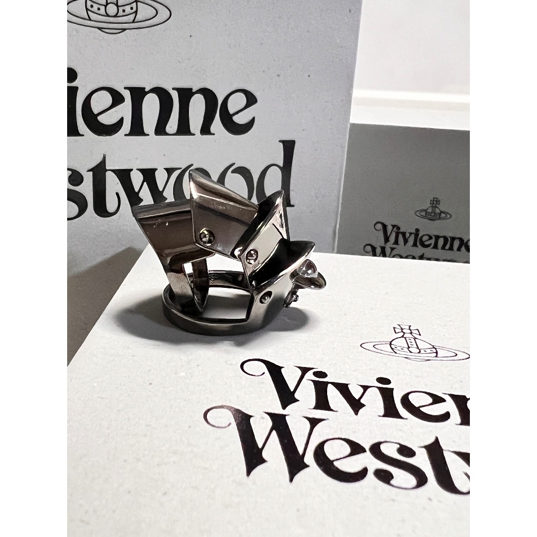 Vivienne Westwood - トモ