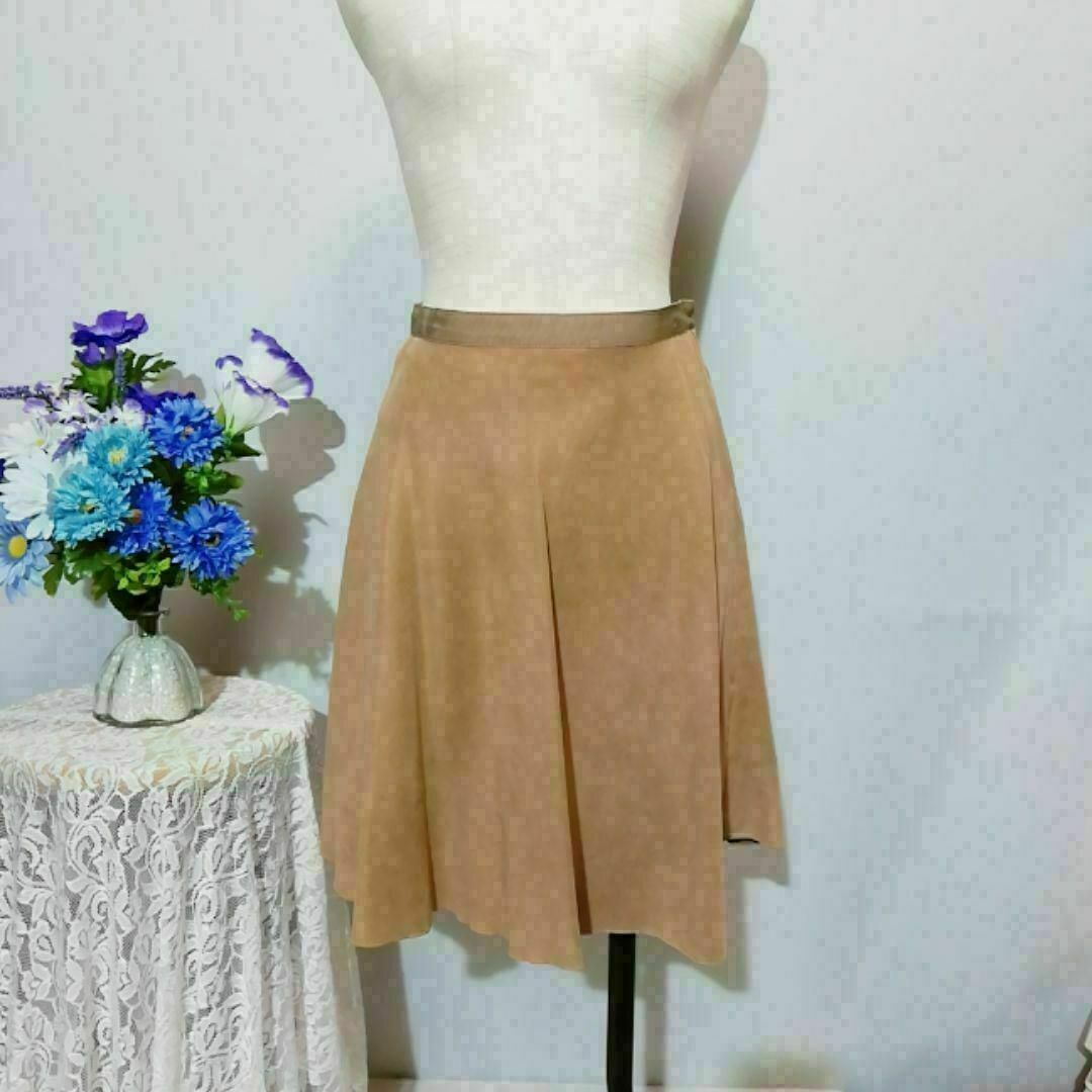 UNTITLED(アンタイトル)のUNTITLED　極上美品　薄手　ひざ丈スカート　Mサイズ　茶系色 レディースのスカート(ひざ丈スカート)の商品写真