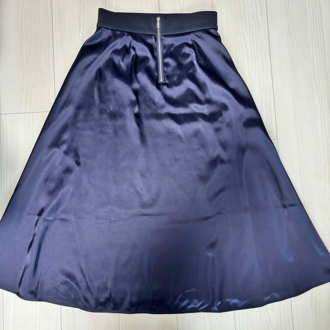 ADORE(アドーア)の定価3.3万　アドーア　ドライポンチ　スカート レディースのスカート(ロングスカート)の商品写真