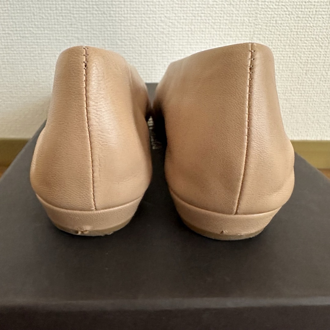 Bottega Veneta(ボッテガヴェネタ)のボッテガヴェネタ アーモンドパンプス ベージュ サイズ35.5 レディースの靴/シューズ(バレエシューズ)の商品写真