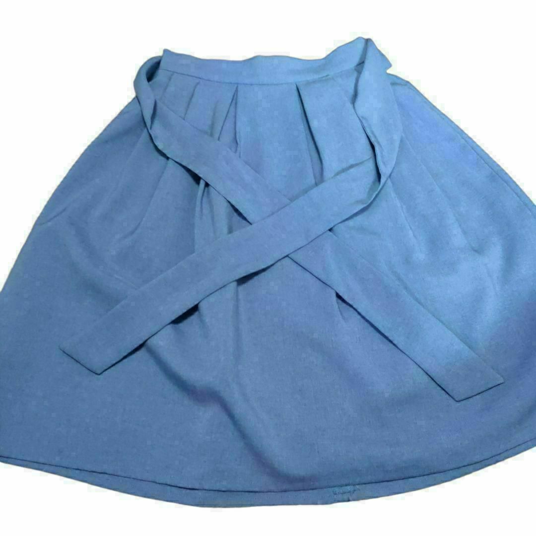 Techichi(テチチ)のTechichi　極上美品　ひざ丈スカート　リボン　Ｓサイズ　青系色 レディースのスカート(ひざ丈スカート)の商品写真