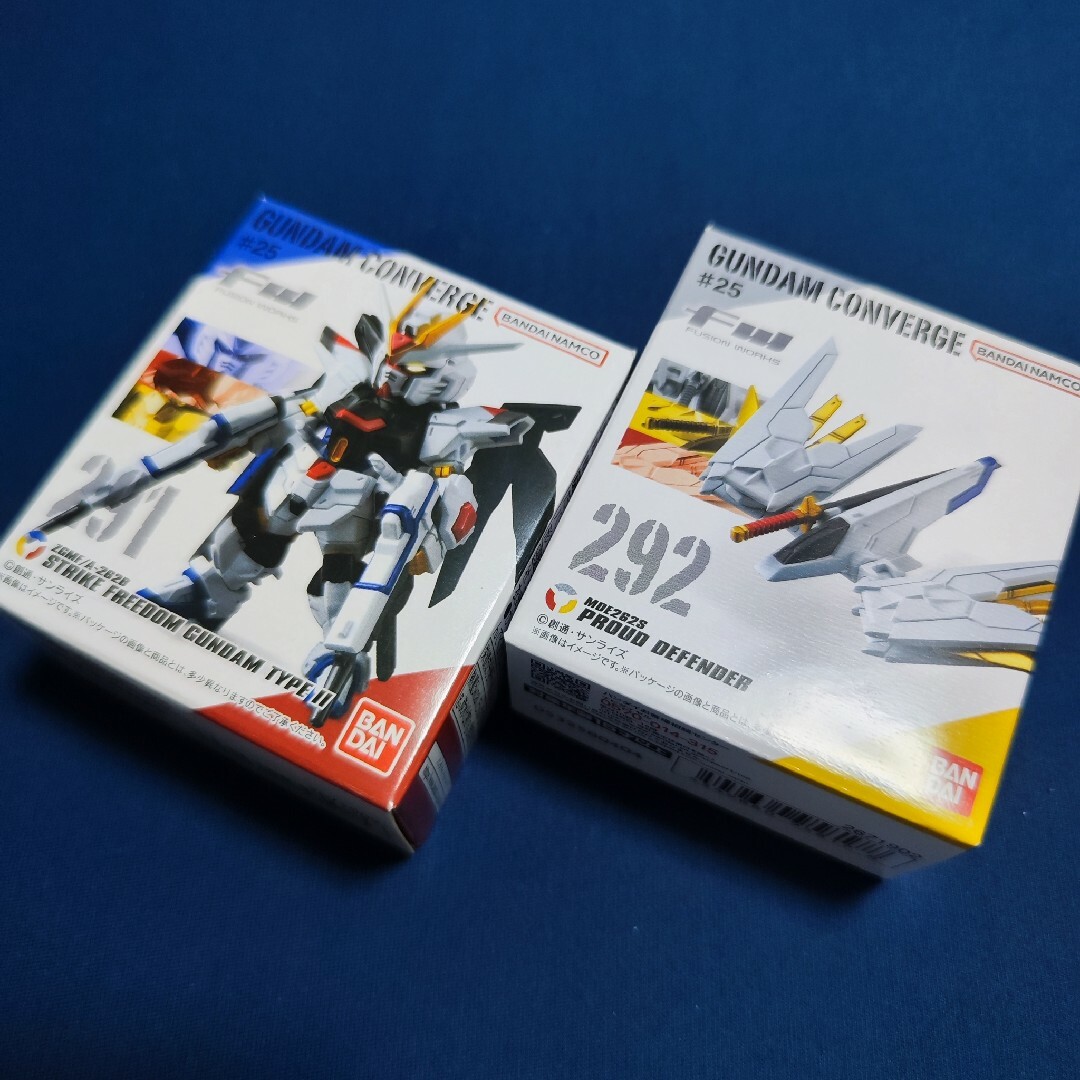 BANDAI(バンダイ)のガンダムコンバージ#25 ストライクフリーダム弐式 & プラウドディフェンダー エンタメ/ホビーのおもちゃ/ぬいぐるみ(模型/プラモデル)の商品写真