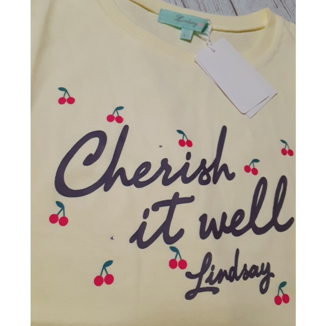 Lindsay(リンジィ)の【新品】リンジィ 綿100% ロゴプリント前しばり袖フリルTシャツ 160 キッズ/ベビー/マタニティのキッズ服女の子用(90cm~)(Tシャツ/カットソー)の商品写真